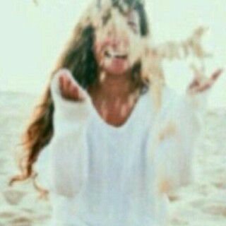 ﺈمتلگ ﺈلثقہ ف حديثي ۈ ف تفكيري ۈ ف احترامي ۈ ف تربيتي ۈ ﺈععرف من ﺈنا ۈ من ﺈكون '~ لذا : - لا احتاج ملاحظات البعض..

الخااص ✖️✖️
