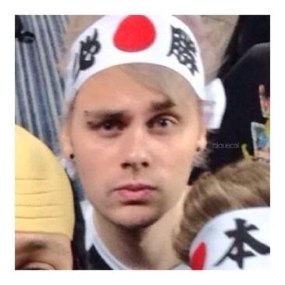 saved // hii follow @muke420 and @punksosupdates and ill dm you to all of 5sos and give 25+ free follows. (Turn on notifs for punksosupdates ONLY)