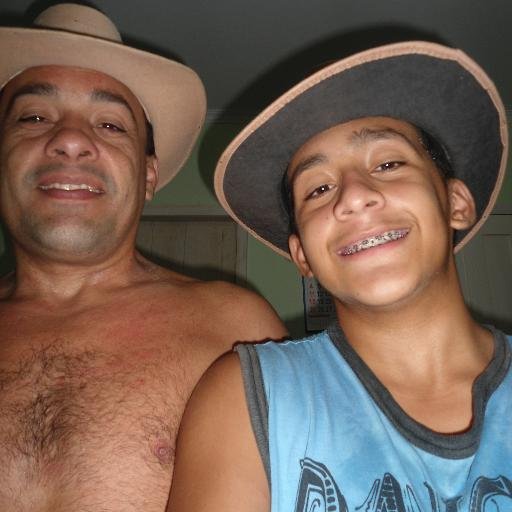 O Bonde Passou e As Novinha Observou Veio o Mc Gui Pra Posta No You Tube...Eu Amo Vocês3