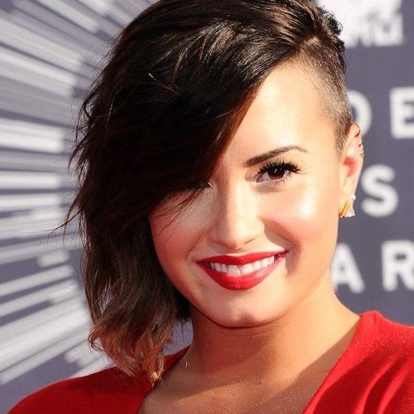 Demi is my everything | 13 year old girl | I'll wear black until they invent a darker color | You don't have to hate cause my Jesus loves all |