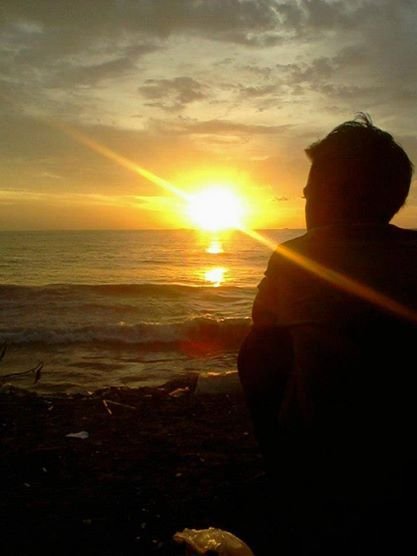 fadhly1994's profile picture. think whatever you