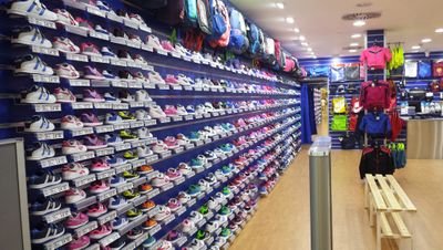 Tienda de material deportivo que ofrece las mejores marcas al mejor precio.