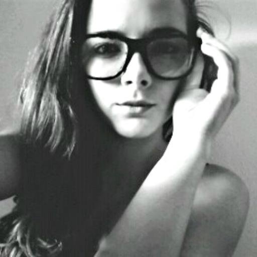 Tweet me :*