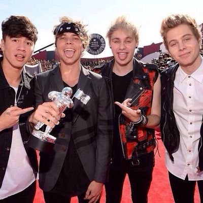 Main account: @5sauce_yolo 
I love 5SOS and pizza. Get on my level.