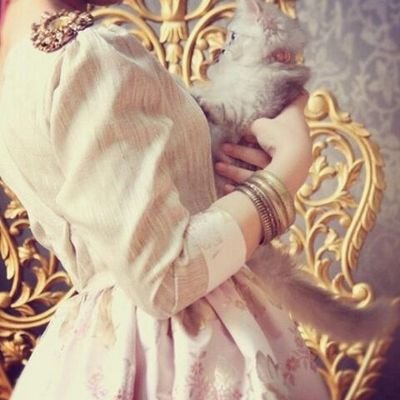 Totoh_23's profile picture. ‏‏‏مَا آجمٌل آنْ تگونْ مثٌل البٌحرَ لآ آحٌد يعْرفَ آسٌرارگ ف خَارٌجگ هّاديَ وآنيّق وداٌخلگ عٌالمَ عميّق ♥