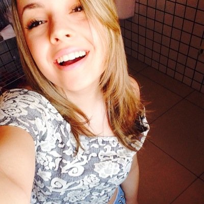 Snap: bialmeidda / Instagram: bialmeidda