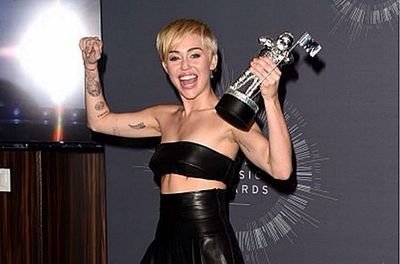 Miley Cyrus is my favorite singer!She is gorgeous and very sensitive.If you want to follow him and become the SMILER support it,and remember to always smile!Bye