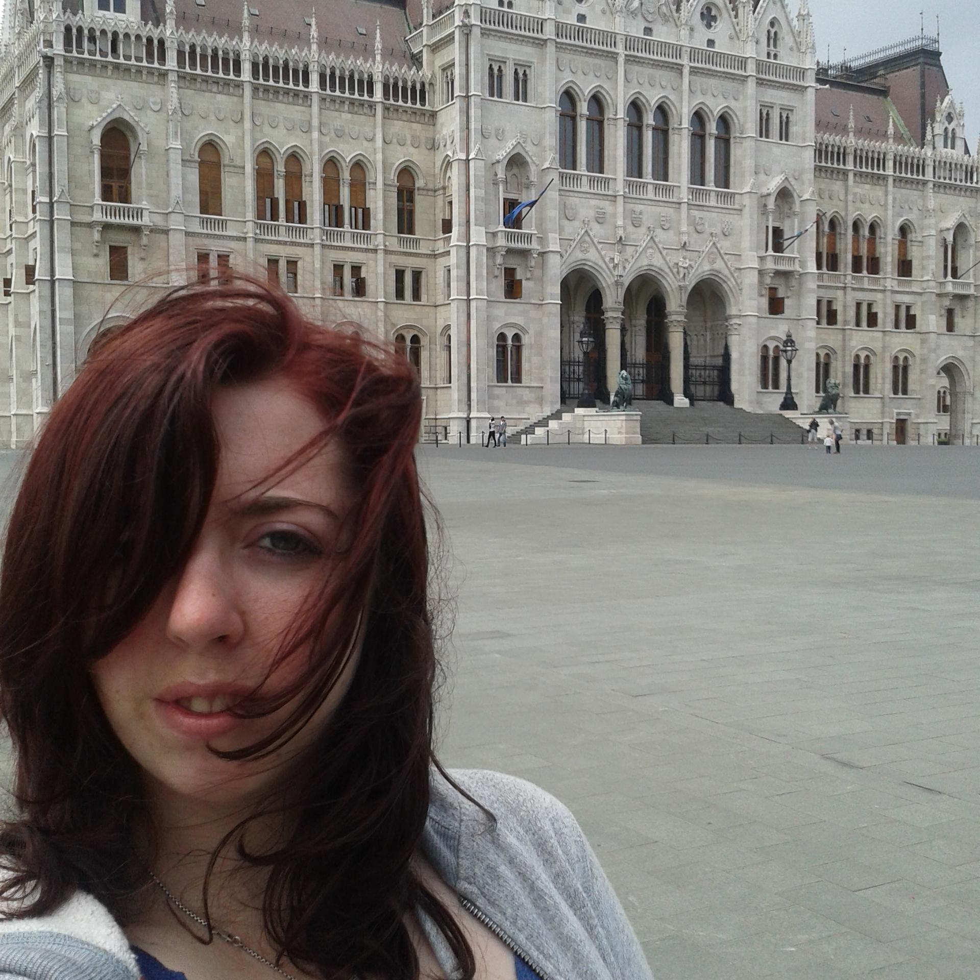 Culturbia's profile picture. deep thinking, cosmopolitanism and social justice. Working as a GEM in social housing (views my own).