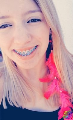Ficar gravida e ser mãe aos 15 anos não é feio...Feio é você tirar uma vida inocente por um erro seu !