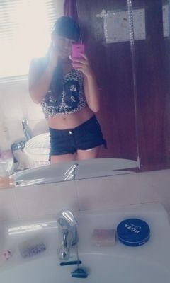 Angelessariiass's profile picture. ♡Quiero un chico que me quite el pintalabios no el rimel ♡