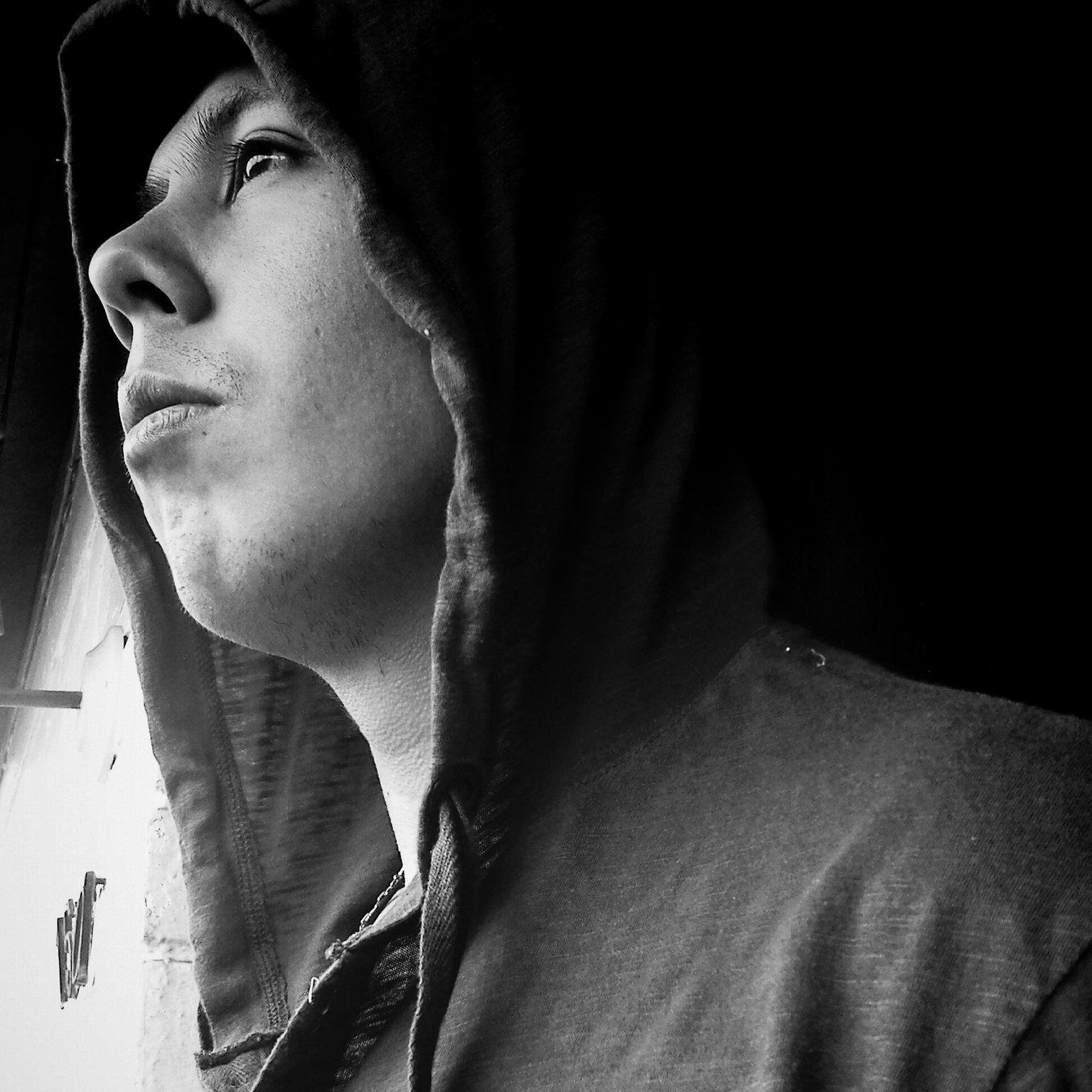 andresolivares1's profile picture. Soy solo yo, quien me conoce puede decir quien soy.