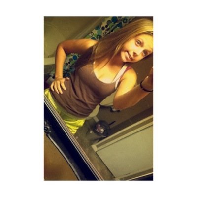 haileyjones22's profile picture. Life's a struggle but i keep pushing through