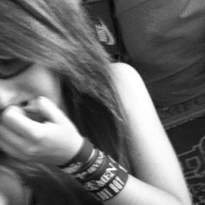 15♡ ✞BVB✞OM&M✞BFMV✞AA✞BMTH✞PTV✞FOB✞LP✞5FDP✞ ★ANIME★ ⍨Socially Awkward⍨ Instagram - the_awkward_soul ♡My Ivo♡