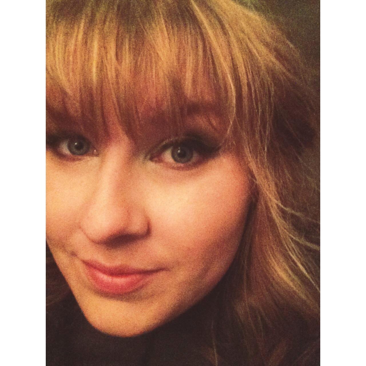 LeahJeanM's profile picture. Christ. Africa. College. Twin. Makeup. Love. Pizza.