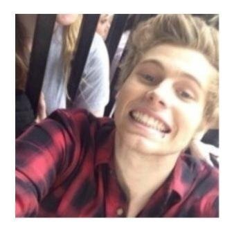 FOLLOW @hemmox_1996 !! (And @5SOSUpdatessss_ ) Thats my acc! :) Please rt the link bio/tweet ❤️☺️