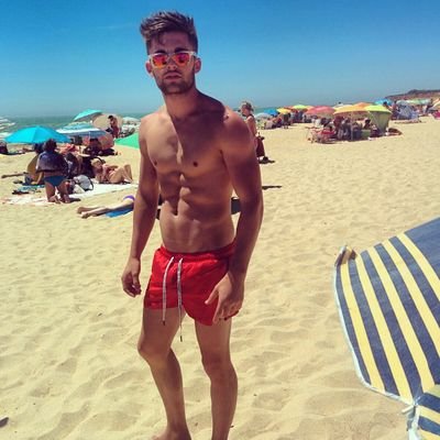 ...La vida tiene cuatro sentidos: amar, sufrir, luchar y ganar. El que ama sufre, el que sufre lucha y el que lucha gana...