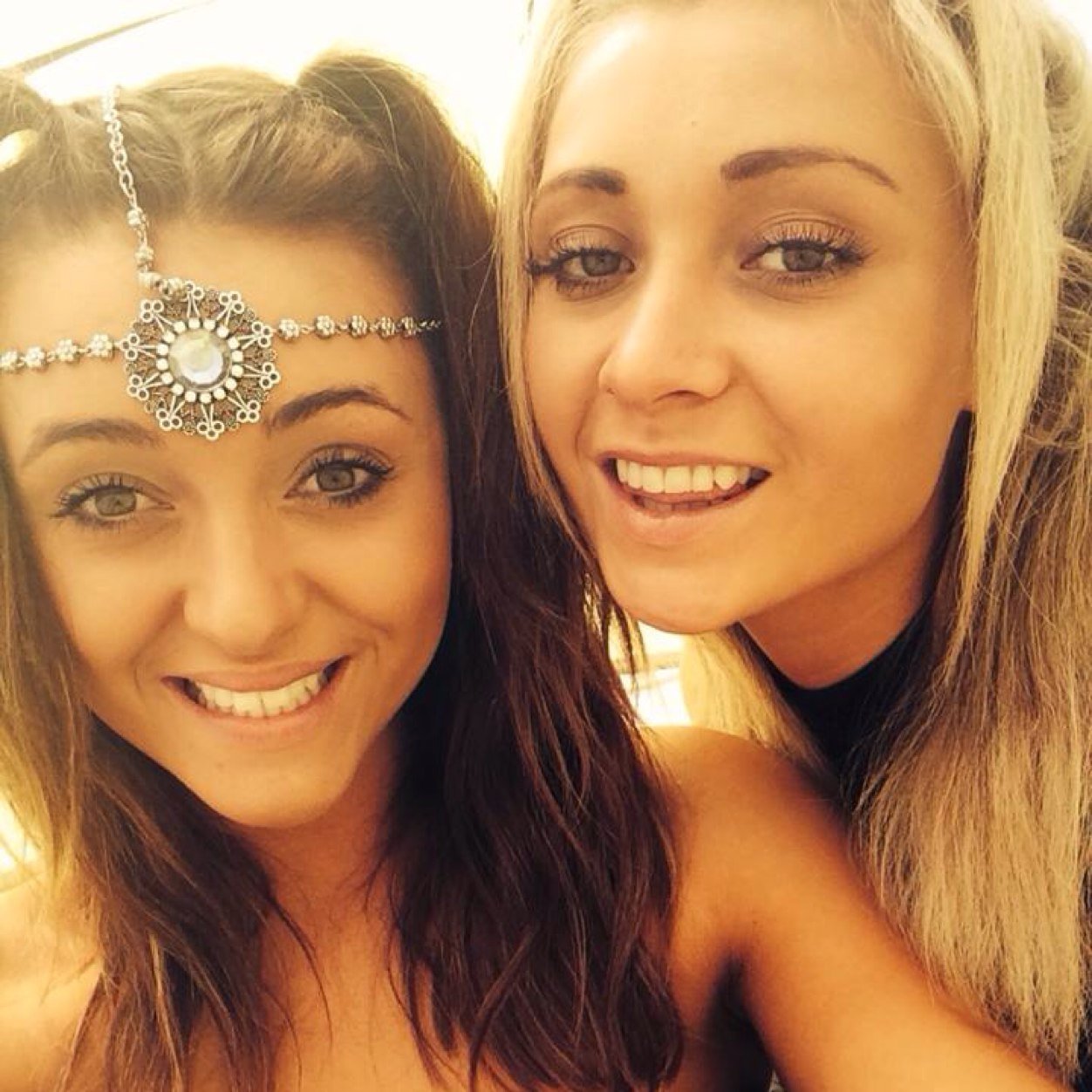 AbigailJoan_'s profile picture. The real lover is the man who can thrill you by kissing your forehead.