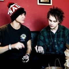 Please follow @downtownmalum and turn on their notifs bc they can help you with sunshine/4