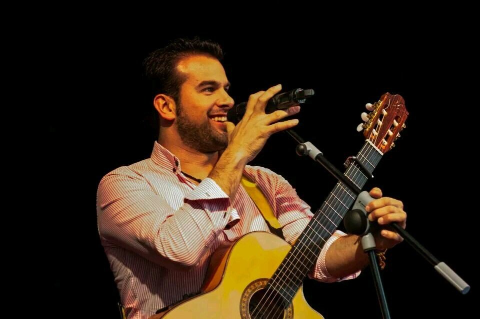 Bienvenid@s al Twitter del Club de Fans Oficial de @VicenteBernal1 clubfansofl.vicentebernal@gmail.com https://t.co/bRJFg4ftbH