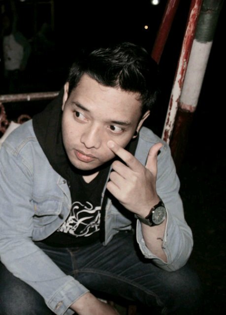 I'm so jerk,I'm so Cadillac,I'm so looser,I'm so maniac,I'm so nerd,I'm so brilliant,I'm so Jenius,I'm so me!!