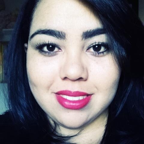 O meu mundo é cheio de encαntos. cheio de pessoαs 
    especiαis. de pessoαs qi não vαlem o chão qi pisαm. de pessoαs 
    eternαmente guαrdαdαs nele.