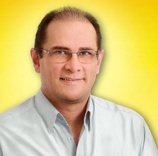 Daniel Pereira é presidente do Sindsef e candidato a vice-governador com Confúcio Moura 15