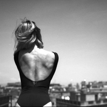 atorduo's profile picture. Alicia: ¿Cuánto tiempo es para siempre? Conejo blanco: A veces, solo un segundo.