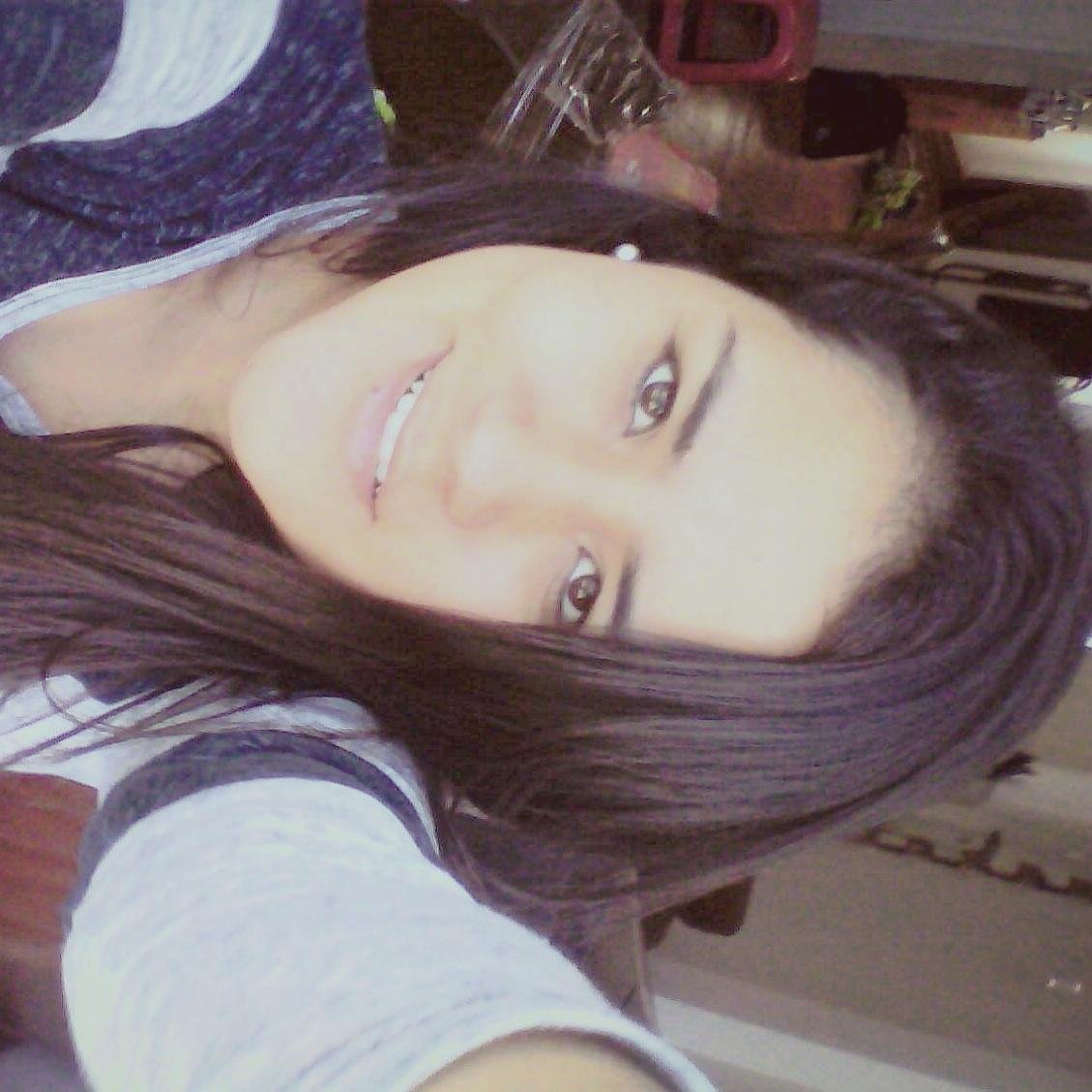 Life is short, Break the rules, Forgive quickly, Kiss slowly, Love truly, Laugh uncontrollably ♡