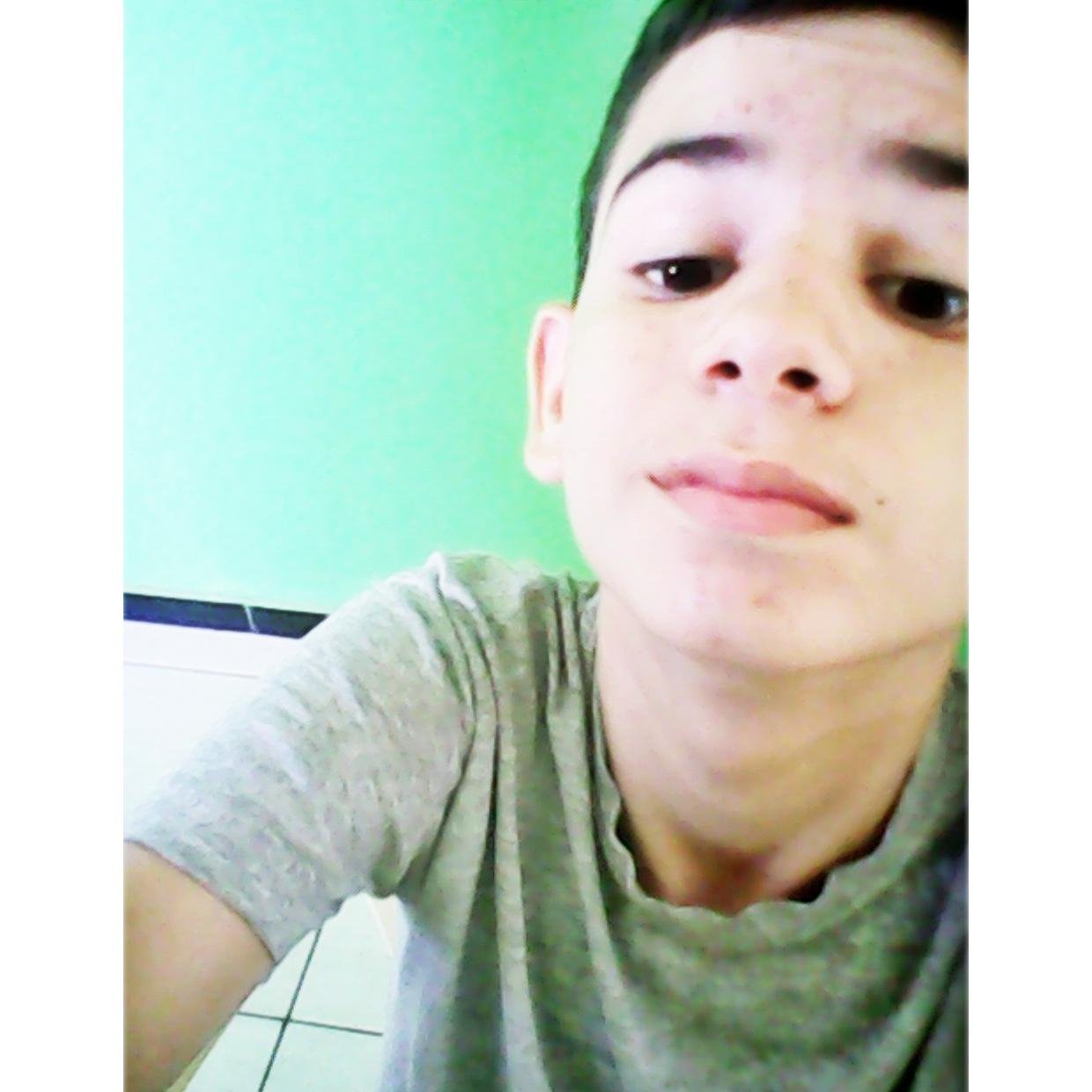 ThalysSena's profile picture. ? Porq a vida é uma grande confusão