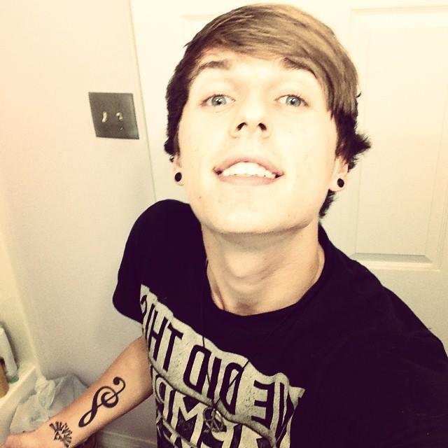 Instagram @jaaronmcd