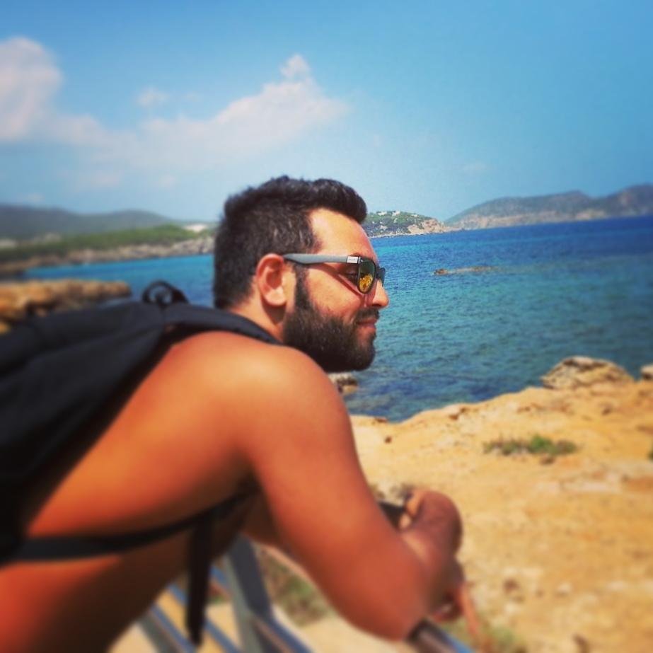 FB: Gianni Angellotti ~ Instagram: pergliamici_giannigia  ~ Sai distinguere ciò che vuoi da ciò di cui hai bisogno?