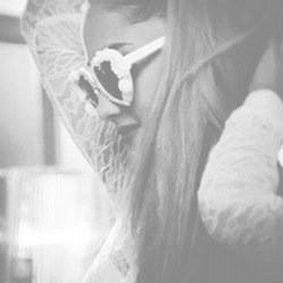@ArianaGrande is the best, is my idol, my life, i love her