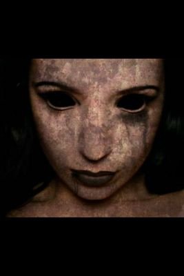 Un error desde el 28/01/99 / Un mundo de alfileres con días grises, como el color de mi alma / pequeña psicopata suicida ♚