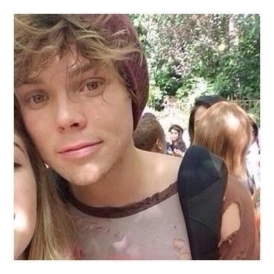I gave you a free follow so follow @cliffordbot