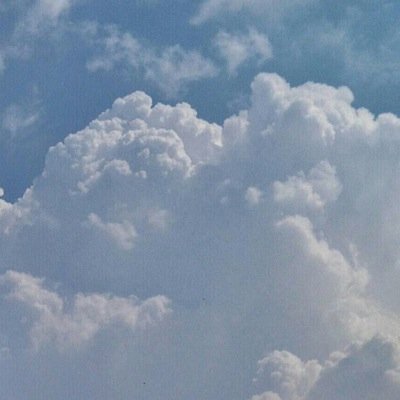 مهتم بآخبار الطقس والاحوال الجويه آستاذ في علوم الصحراء لم يصدر لي كتاب او مطويه احتفظ بمعرفتي لنفسي وانور بها من يحتاجها (المملكة العربية السعودية)