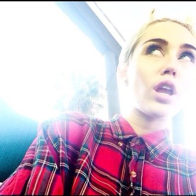 @zainmapute free follow bc youre perf // t bonne