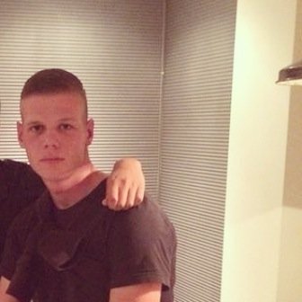 Echte vrienden zie je niet, die staan achter je. No mercy. ACAB