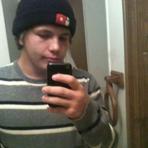 deric_russ's profile picture. Sponsored by @sk8skins @rythem