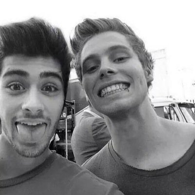 'Cause you make me strong|Directioner Forever 08/05 best day ever|5sosfam ♡
