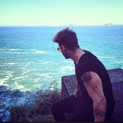 ''É como um anjo que veio me dar harmonia nesses dias meio remotos, o sorriso é tão aberto, me transmite tanta paz.'' Ahh, Lucas. ❤