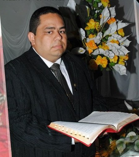 Servo de Deus, que almeja ver o evangelho de Jesus sendo pregado em todo o mundo e juntos veremos a gloria de Deus!
