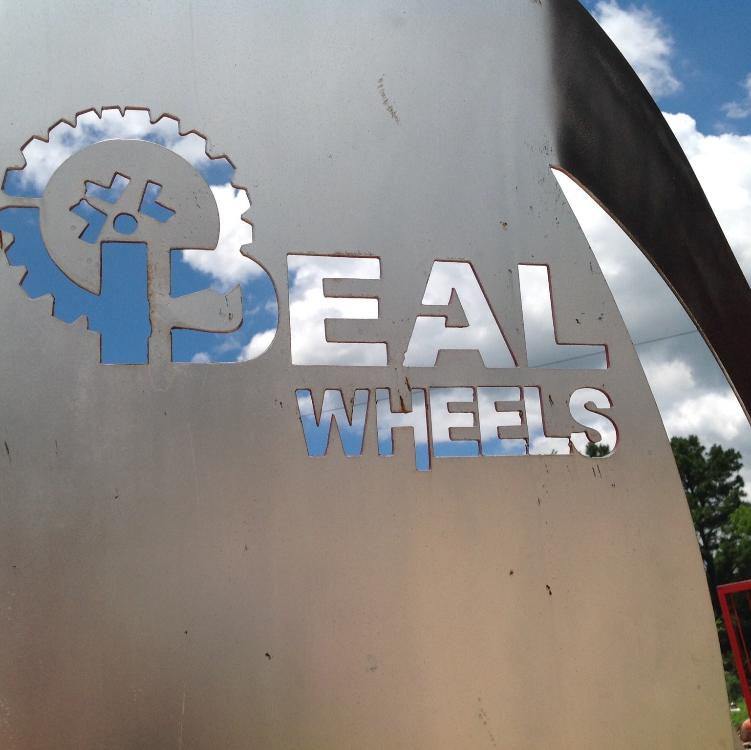 IDealWheelz's profile picture. WE BUY SELL AND TRADE WHEELS