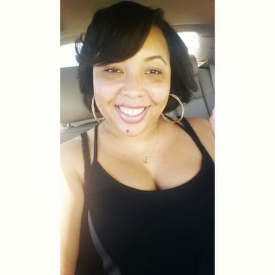 xoxo_misskelli's profile picture. #UHGrad IG: xoxo_misskelli