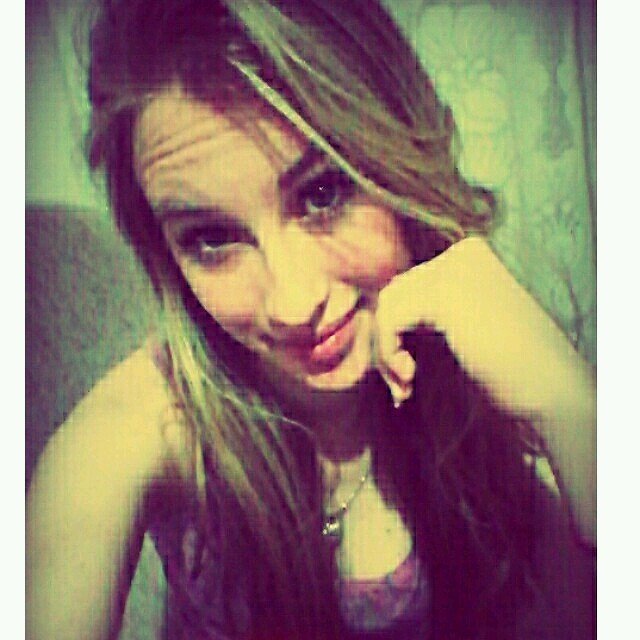 Todα α negαtividαde & fαlsidadε,que se encontrα nesse mundo,eu quero é distαnciα!
Tumblr:http://t.co/lrkCX04cQY http://t.co/OkZAtLDBVX