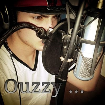 Cantante y Compocitor de Musica Urbana