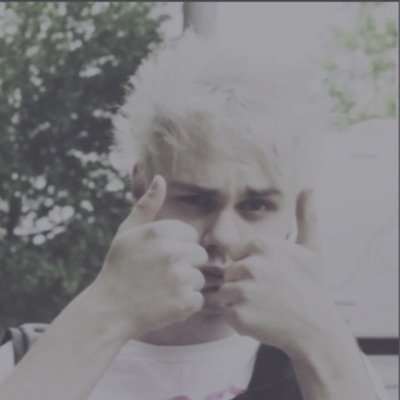 You're such a cutie and you and michael are adorable together love you xo