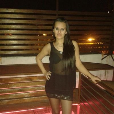 si dormida te sueño y despierta te pienso sera xq te quiero..