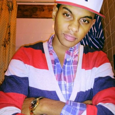 R&B Singer/Song Writer│19│Videos will be up soon, Dm me if you have any song request. LIKE THE FACEBOOK PAGE https://t.co/GtNmGb7Yb4
