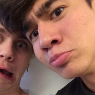 follow @jigglypuffIuke please :----)