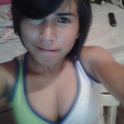 Soy Muy extrovertida, Muy Sencilla, Soy Alegre Pero no duro mucho Me Obstinoda ALgo muy rapido Pz Algo Asi Como Bipolar xD, Soy Cadete Aviadora relajada :*